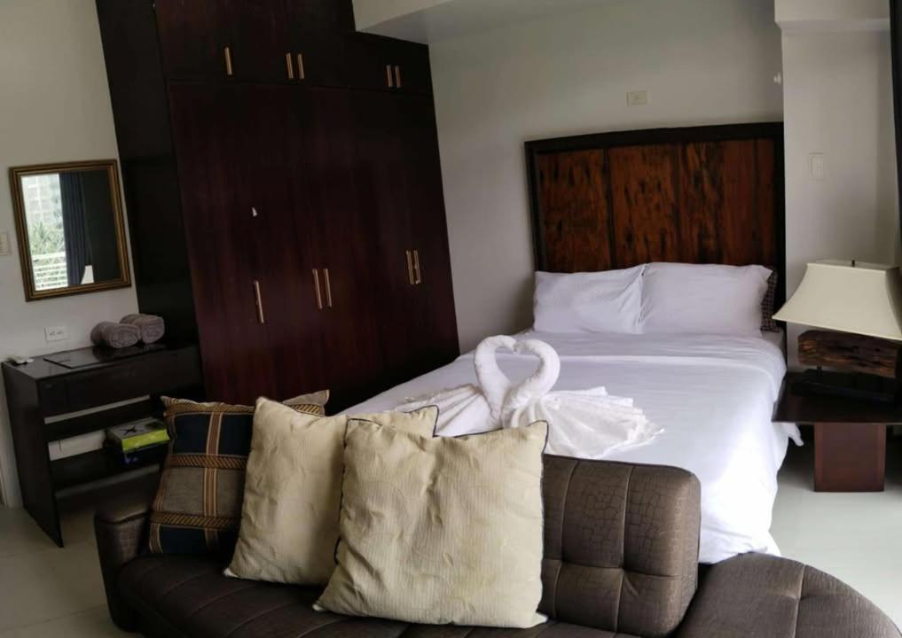 Pico De Loro Beach And Country Club Cutad Экстерьер фото
